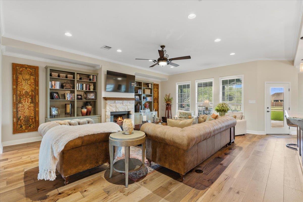 111 Axis Trl, Bastrop, TX 78602