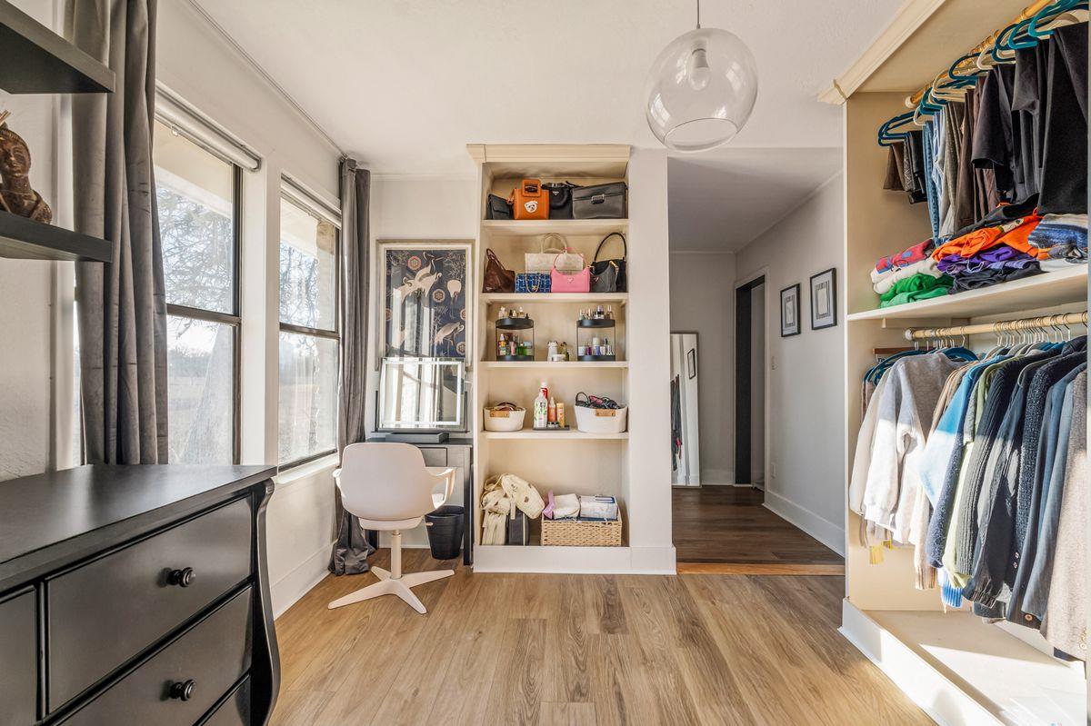 510 Thousand Oaks Dr, Cedar Creek, TX 78612