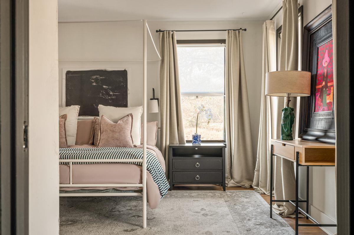 510 Thousand Oaks Dr, Cedar Creek, TX 78612