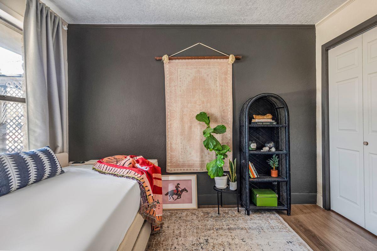 510 Thousand Oaks Dr, Cedar Creek, TX 78612