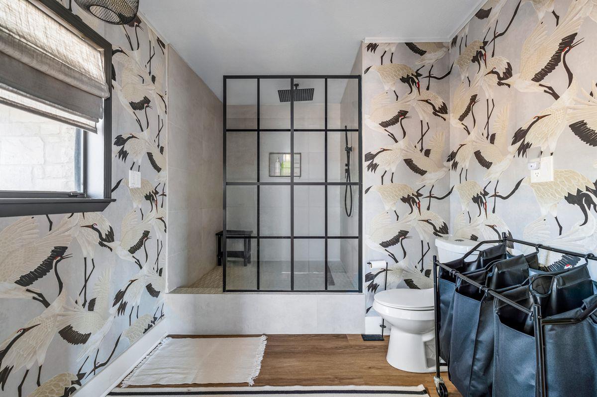 510 Thousand Oaks Dr, Cedar Creek, TX 78612