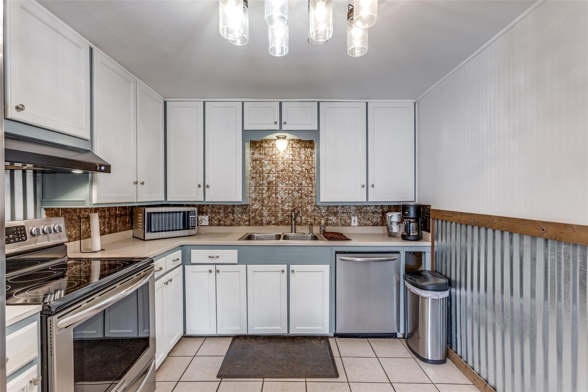 201 Church Hill Ln, Liberty Hill, TX 78642