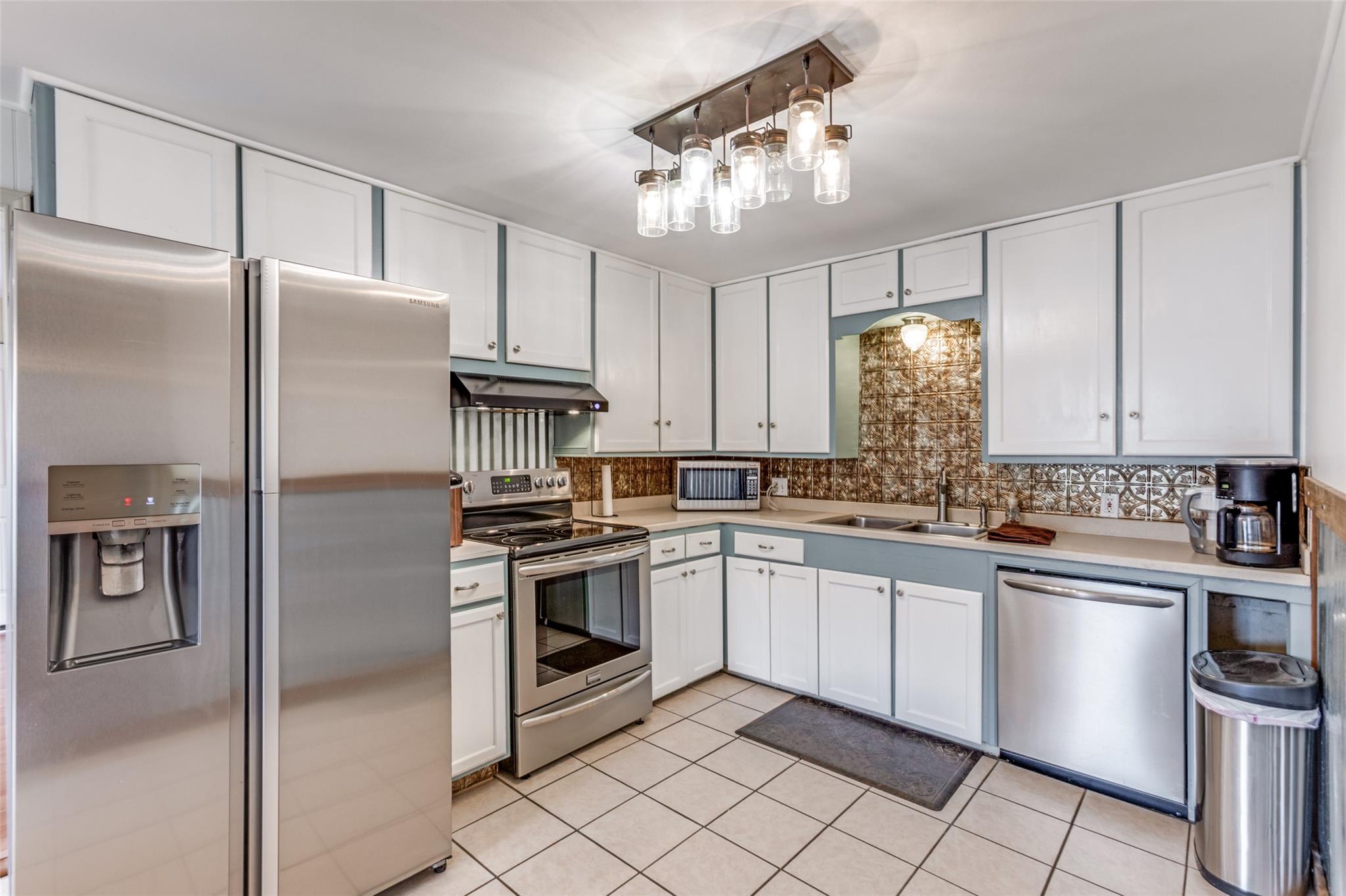 201 Church Hill Ln, Liberty Hill, TX 78642