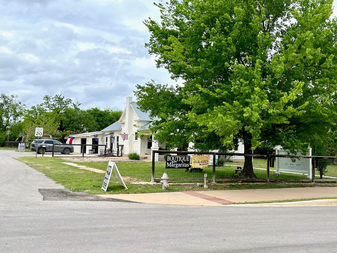 201 Church Hill Ln, Liberty Hill, TX 78642