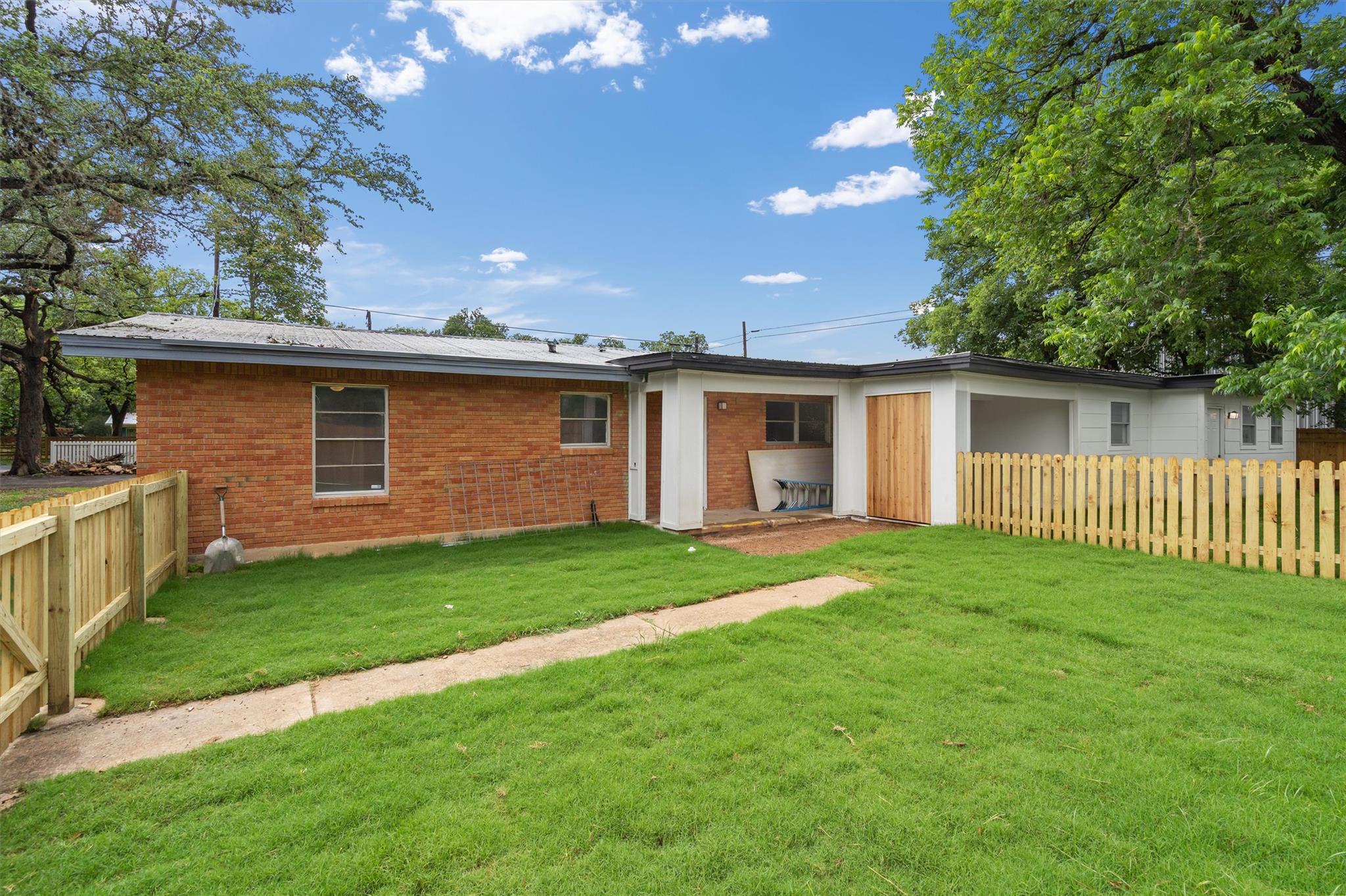 10205 Old Menchaca Rd, Austin, TX 78748