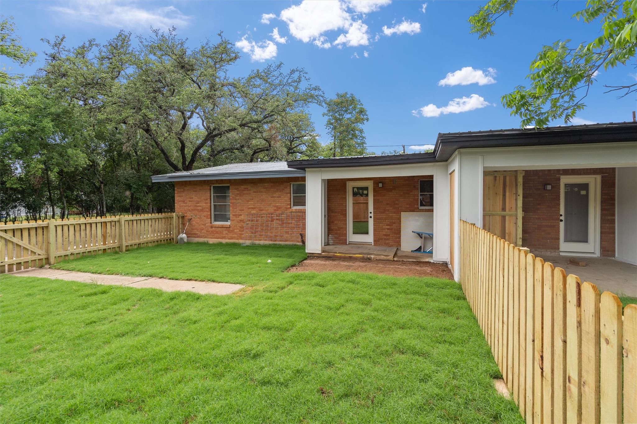 10205 Old Menchaca Rd, Austin, TX 78748