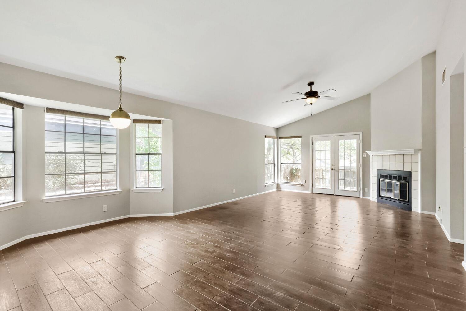 13113 BILLIEM Dr, Austin, TX 78727