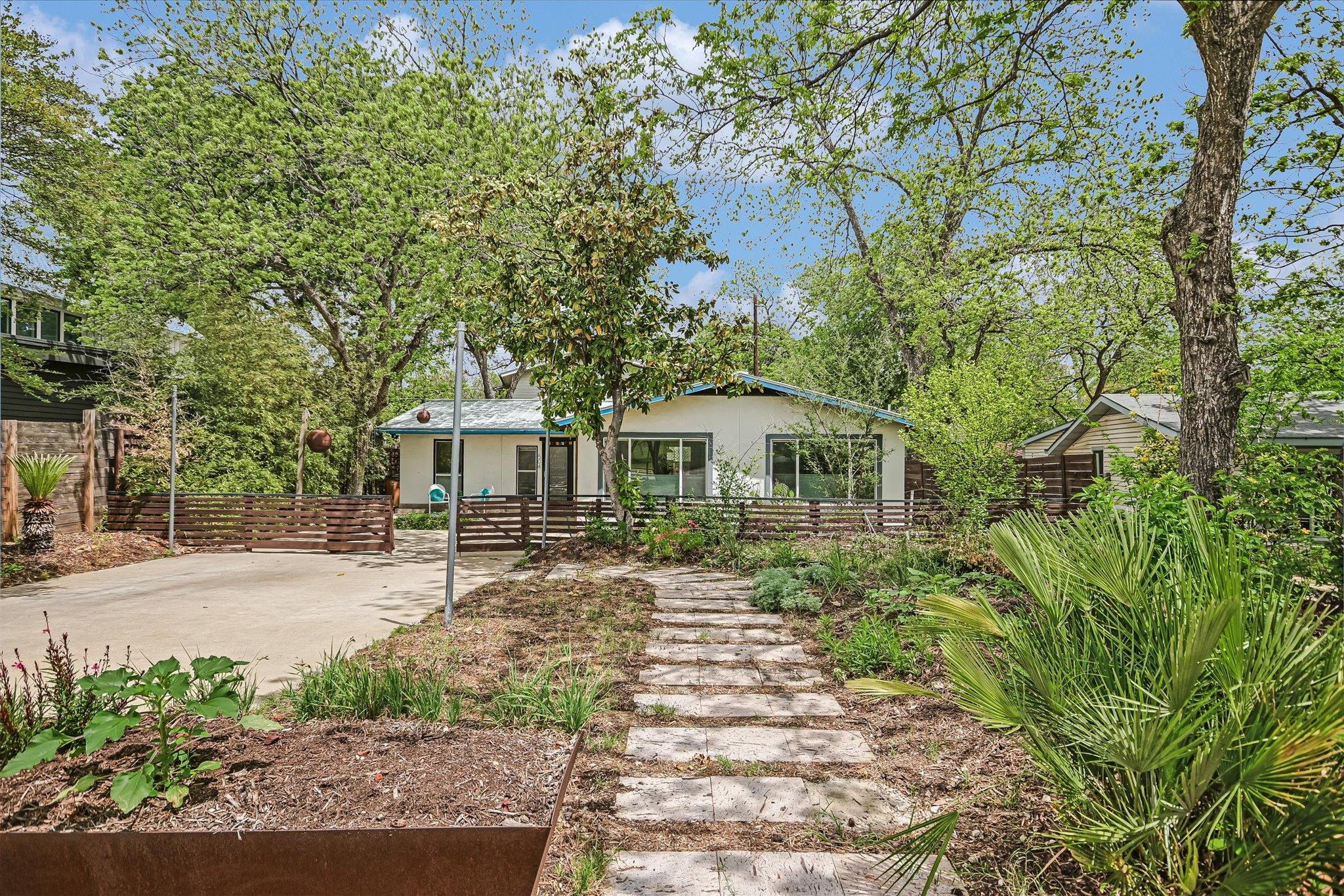 504 Powell Cir, Austin, TX 78704