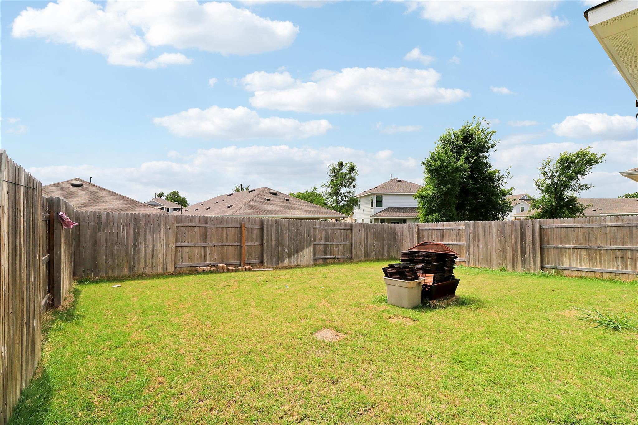 33 Bent Trail Ln, Georgetown, TX 78628