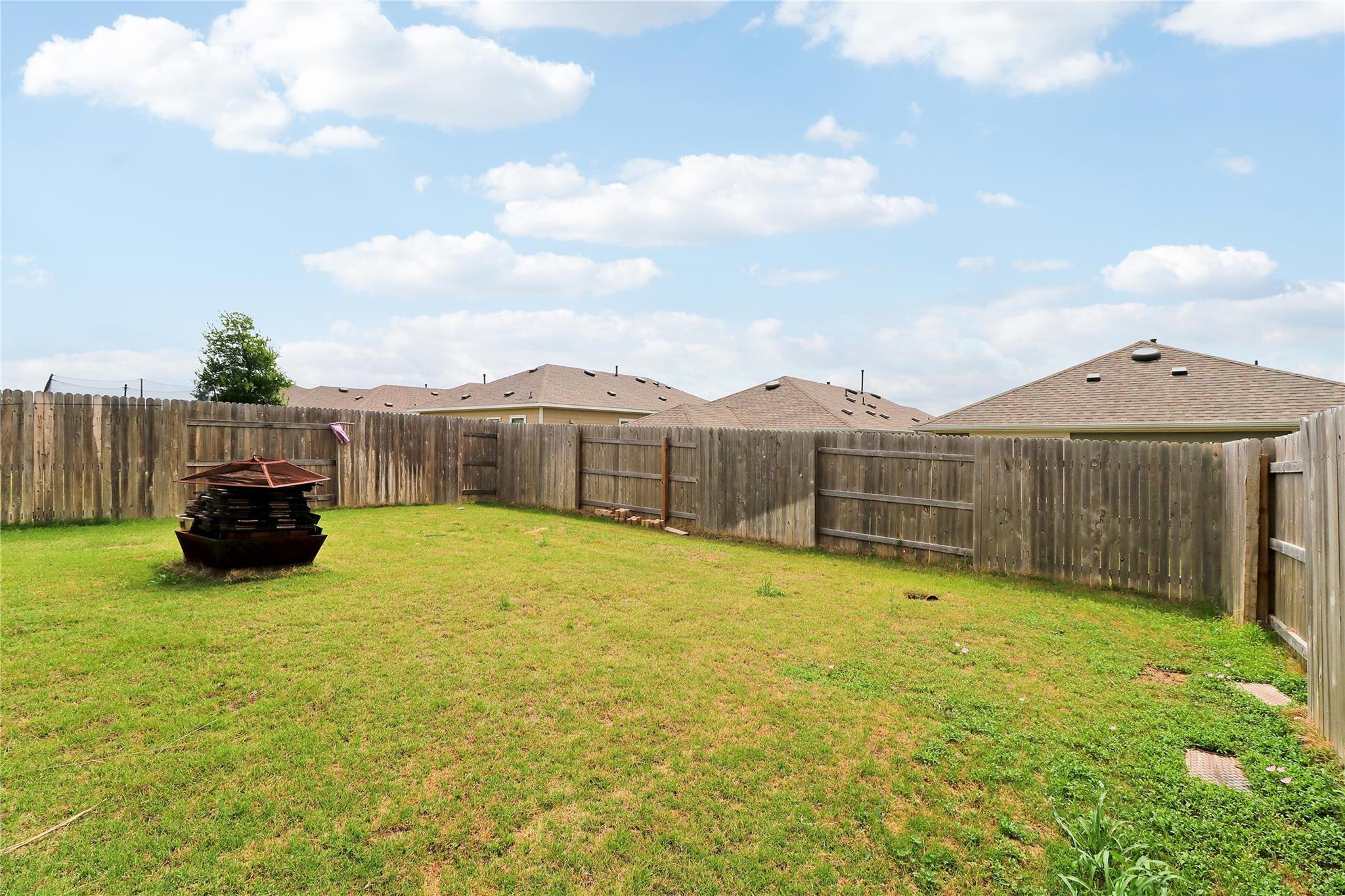 33 Bent Trail Ln, Georgetown, TX 78628