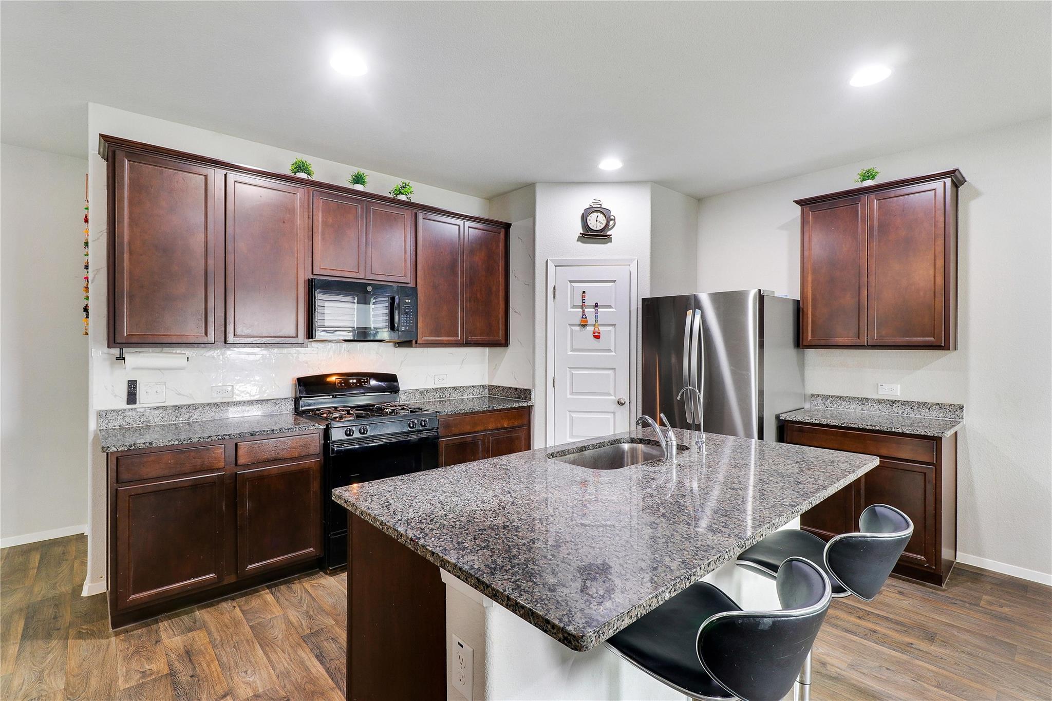 33 Bent Trail Ln, Georgetown, TX 78628