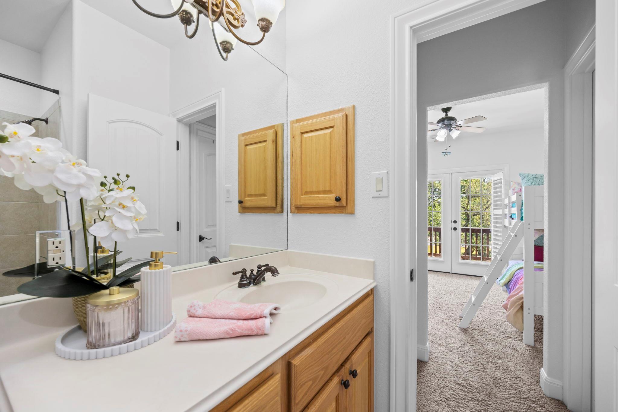 600 Lake Side Cv, Georgetown, TX 78628