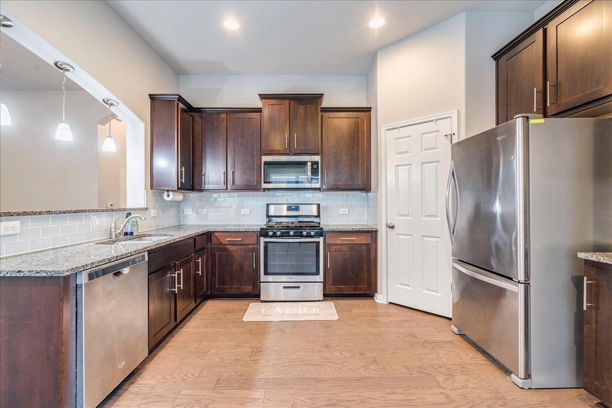 1905 Goldilocks Ln, Austin, TX 78652
