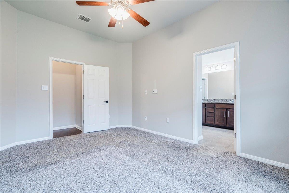 1905 Goldilocks Ln, Austin, TX 78652