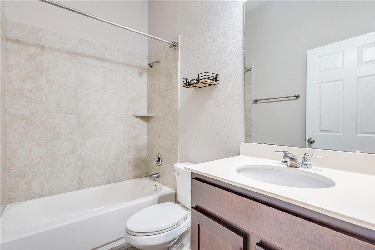 1905 Goldilocks Ln, Austin, TX 78652