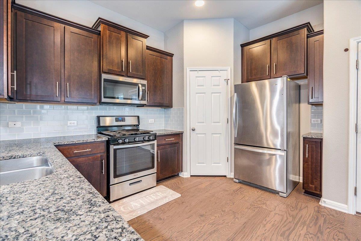 1905 Goldilocks Ln, Austin, TX 78652