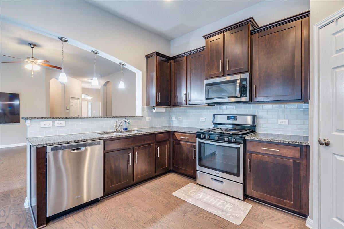 1905 Goldilocks Ln, Austin, TX 78652
