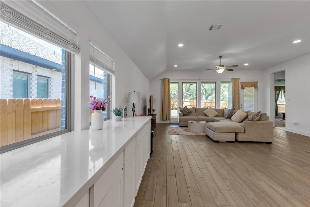 5844 Sean Paul Ln, Georgetown, TX 78628