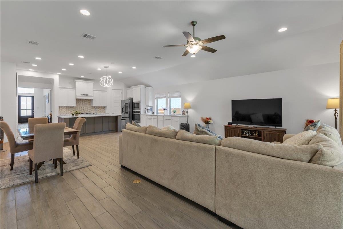 5844 Sean Paul Ln, Georgetown, TX 78628