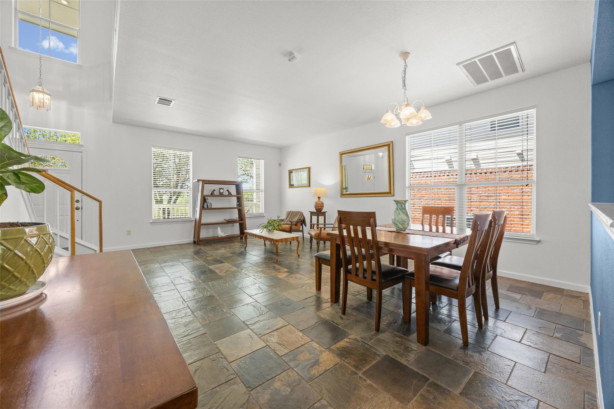 2612 Lynnbrook Dr, Austin, TX 78748