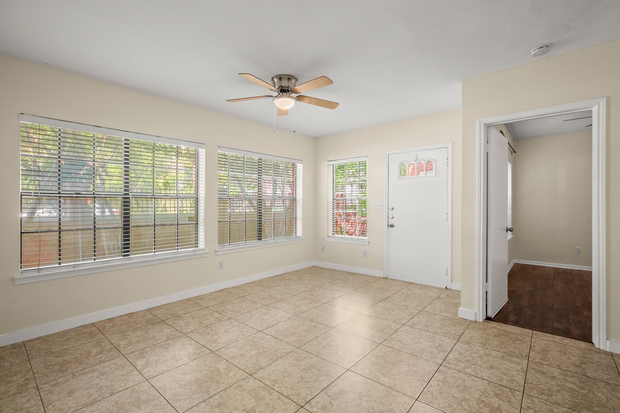 712 W 21st St # 101, Austin, TX 78705