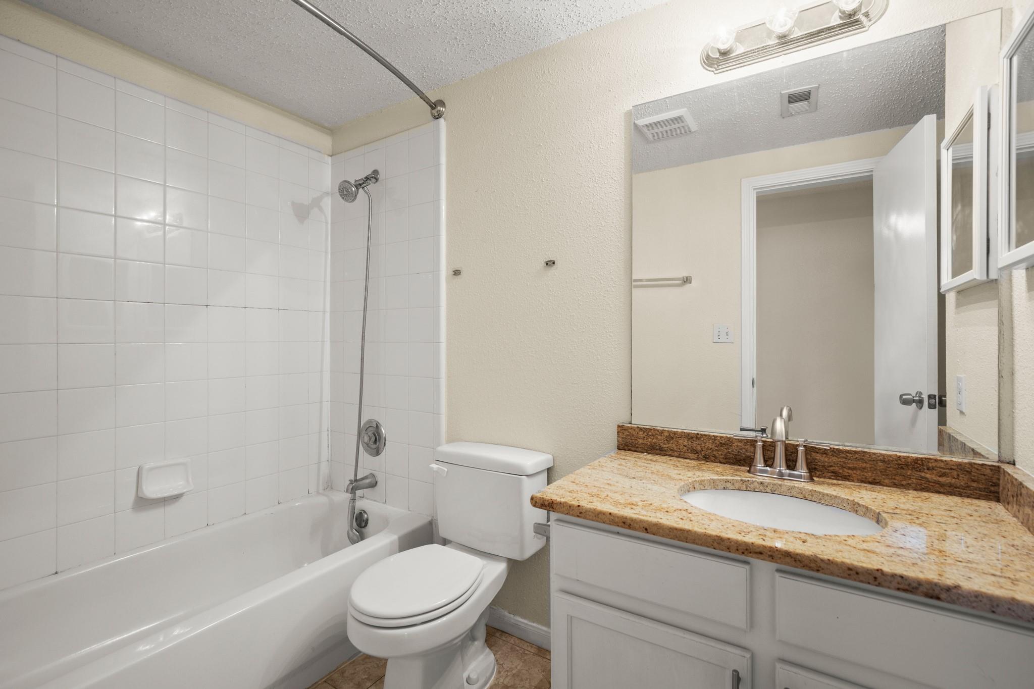 712 W 21st St # 101, Austin, TX 78705