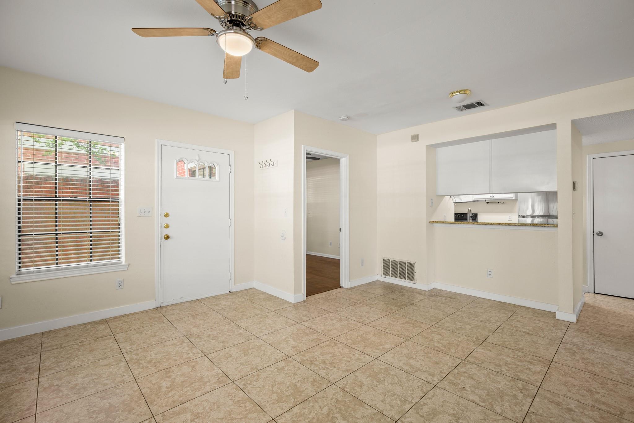 712 W 21st St # 101, Austin, TX 78705