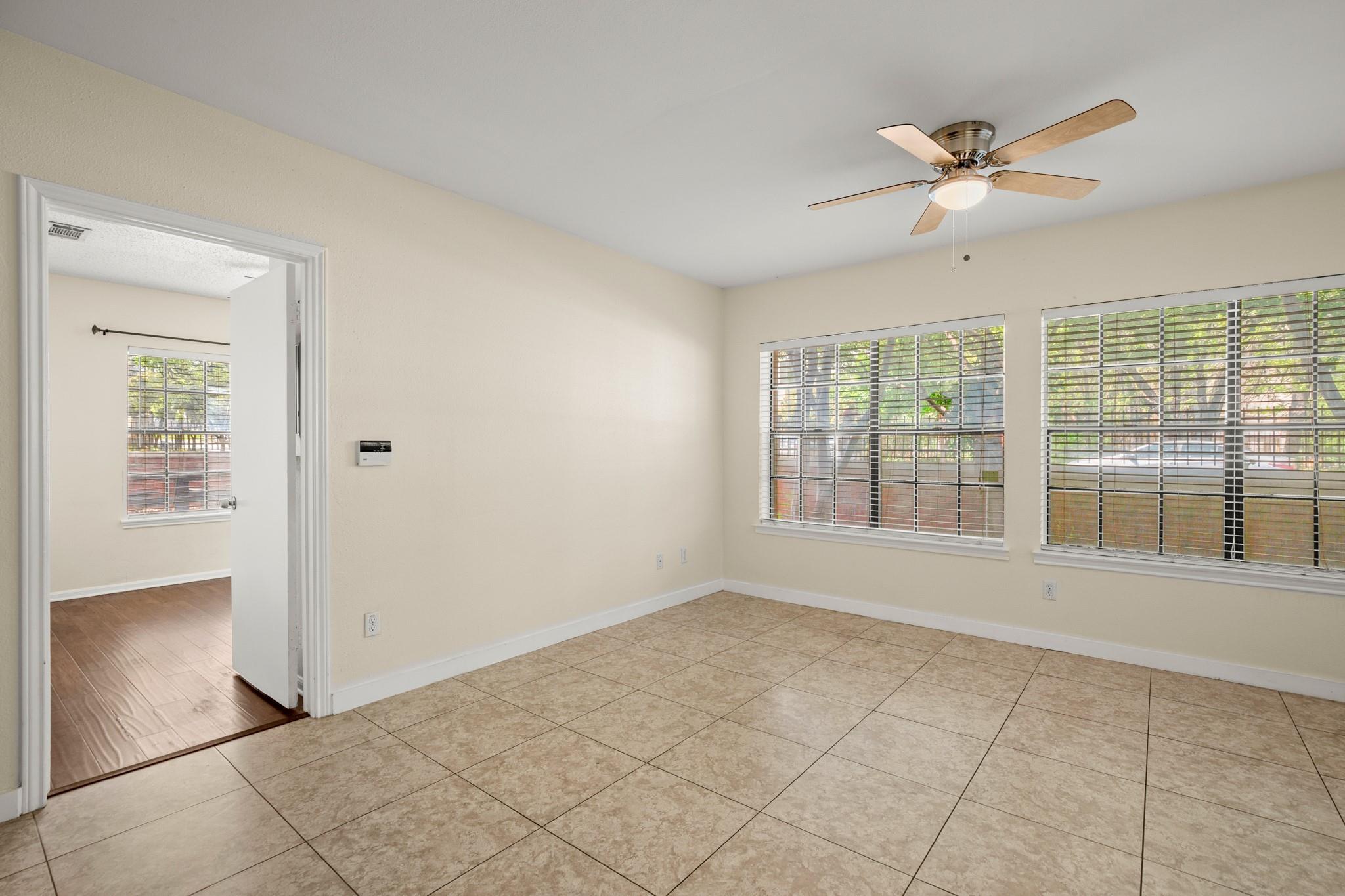 712 W 21st St # 101, Austin, TX 78705