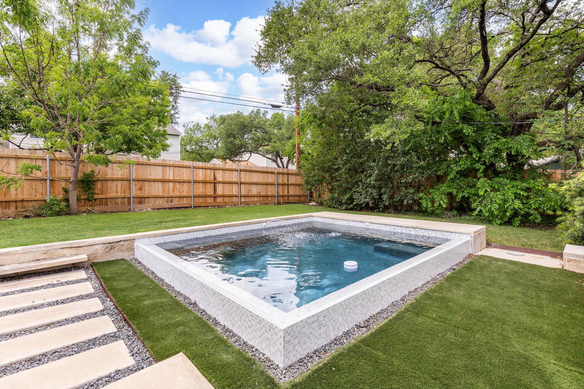 11402 Santa Cruz Dr, Austin, TX 78759