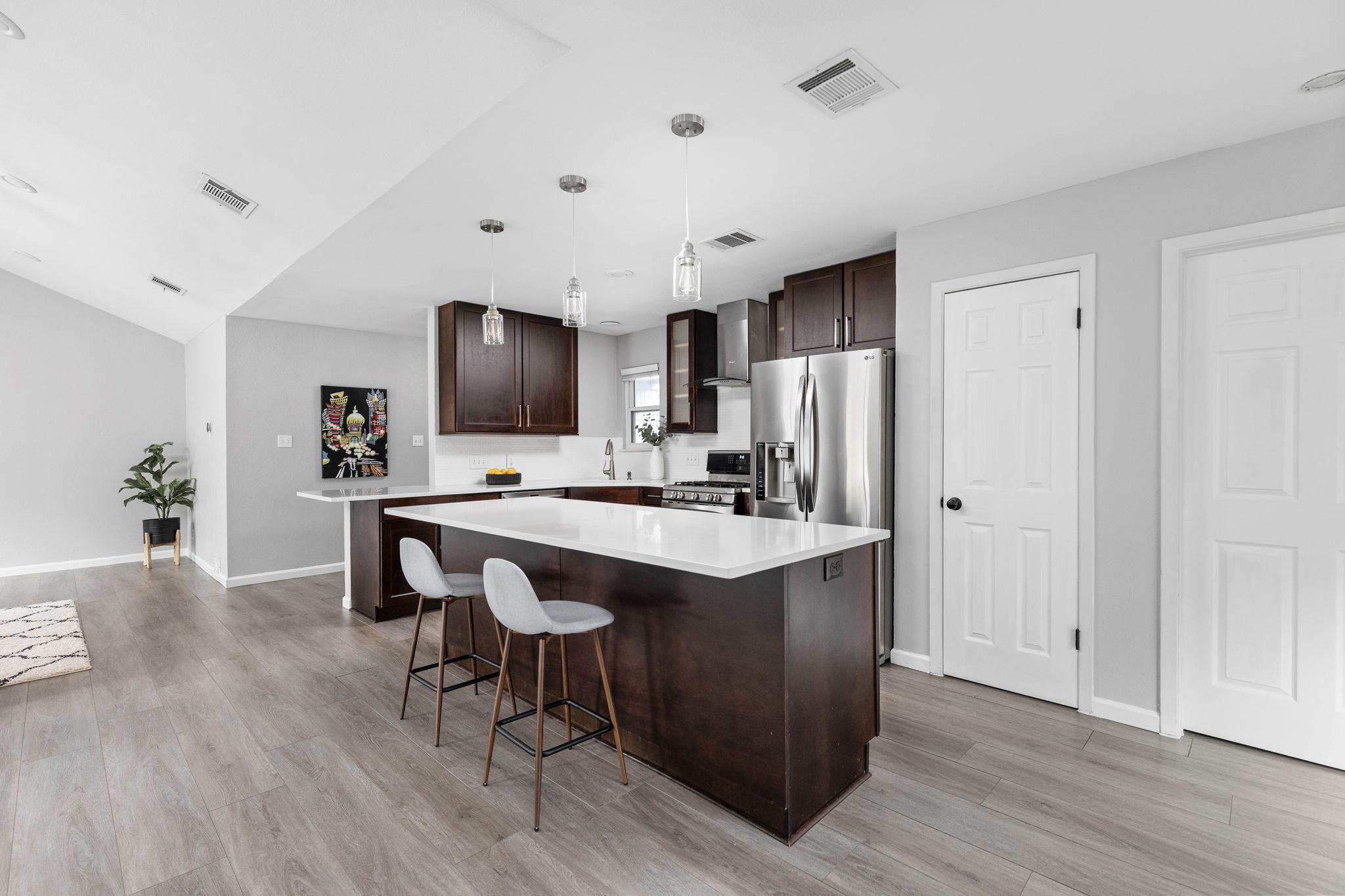 11402 Santa Cruz Dr, Austin, TX 78759