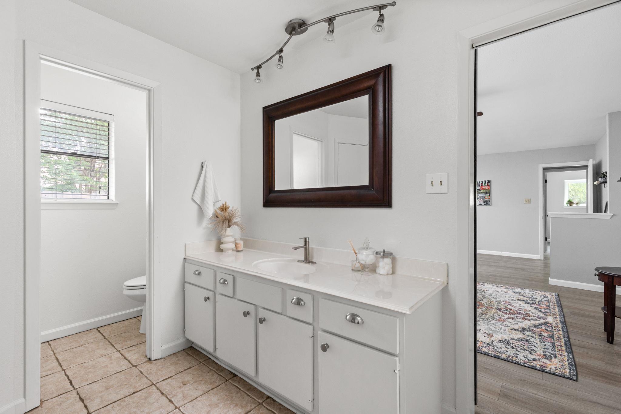 11402 Santa Cruz Dr, Austin, TX 78759