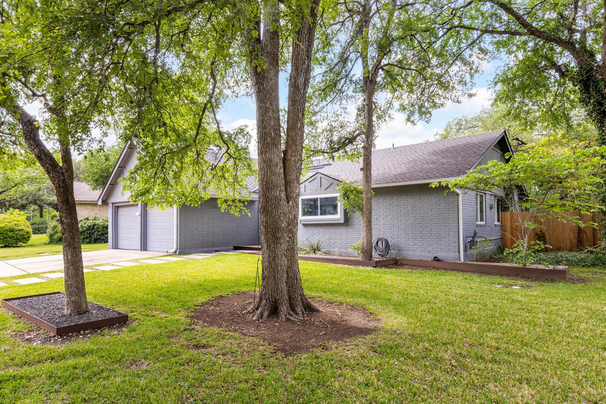 11402 Santa Cruz Dr, Austin, TX 78759