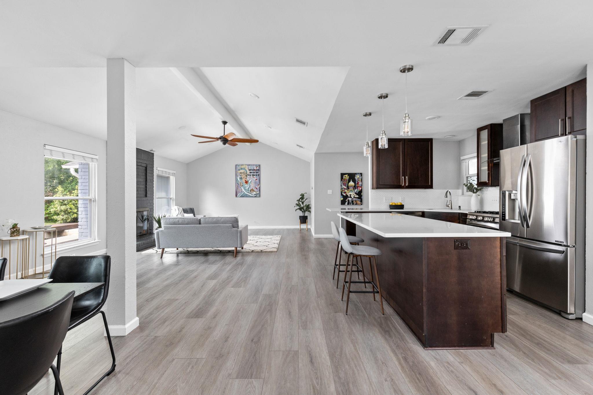 11402 Santa Cruz Dr, Austin, TX 78759