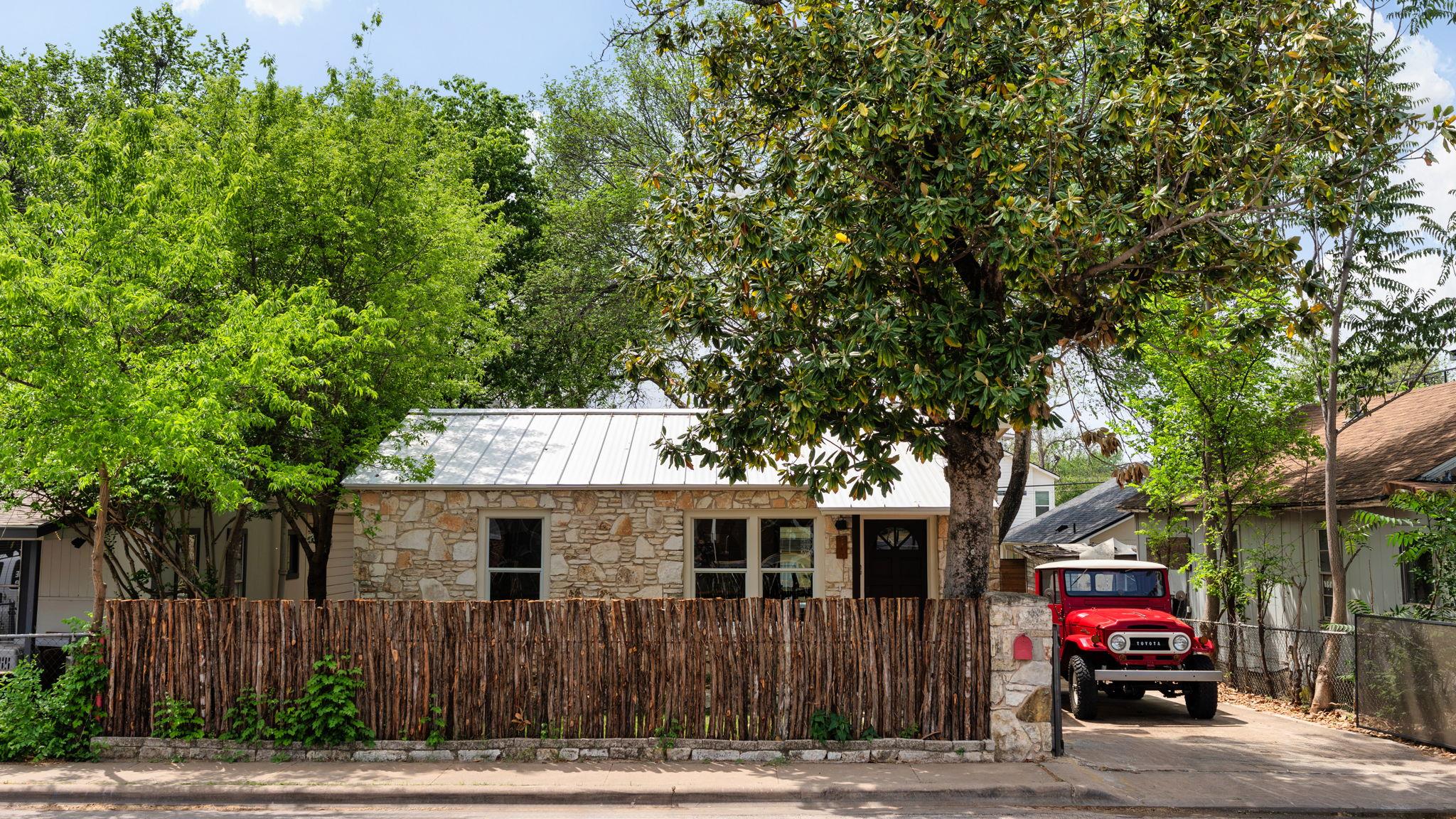 2319 Santa Maria St, Austin, TX 78702