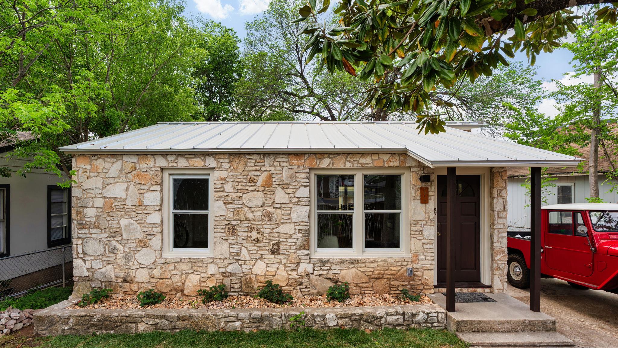 2319 Santa Maria St, Austin, TX 78702