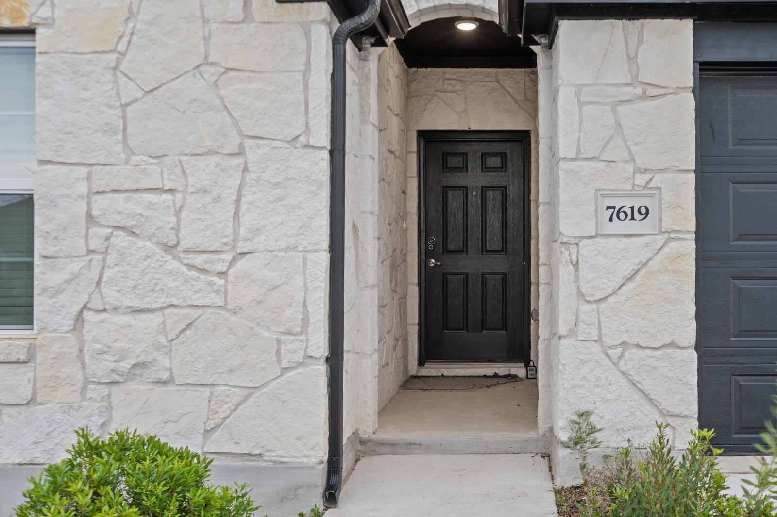 7619 Grenadine Bloom Bnd, Del Valle, TX 78617