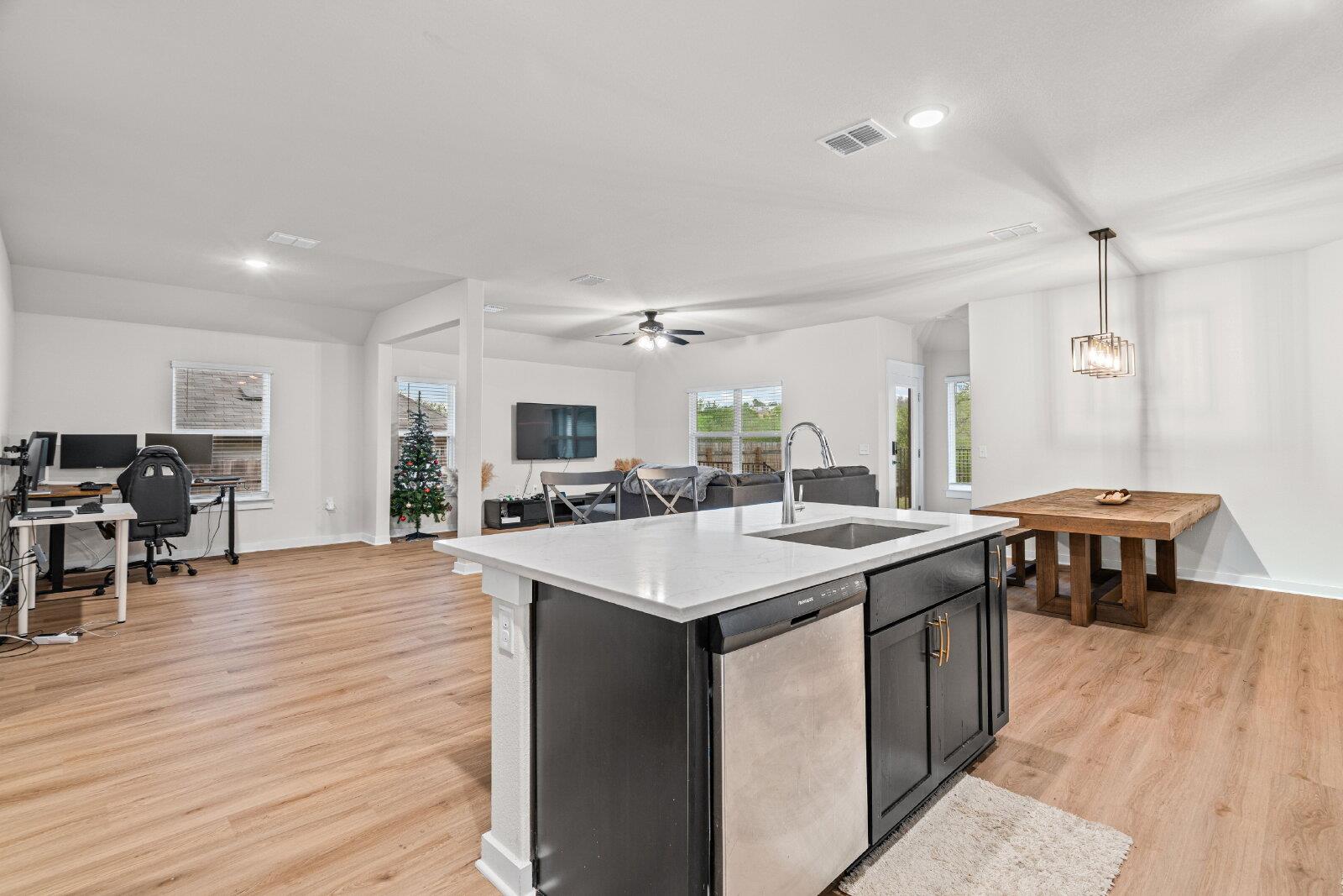 7619 Grenadine Bloom Bnd, Del Valle, TX 78617