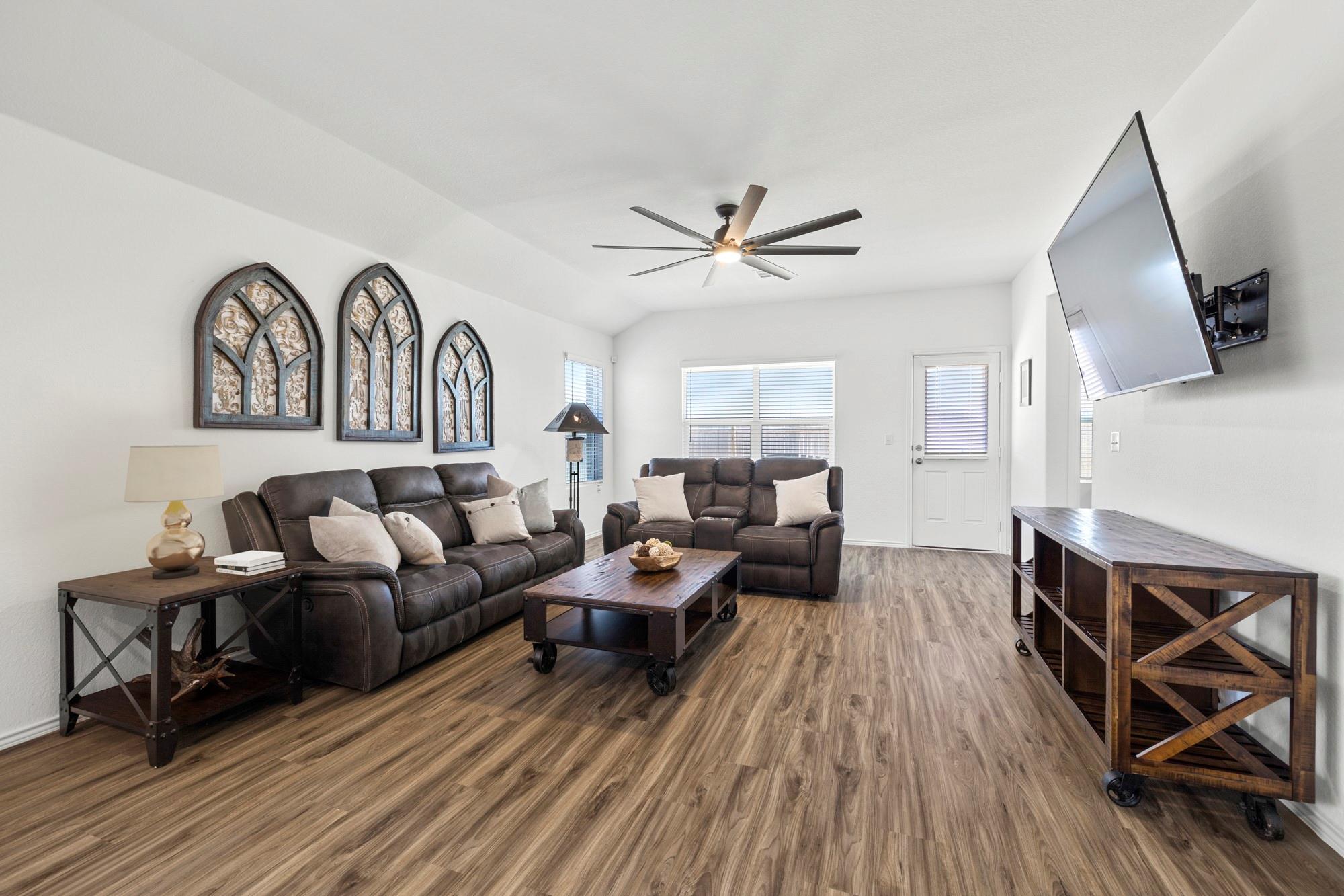 237 Escondido Cir, San Marcos, TX 78666