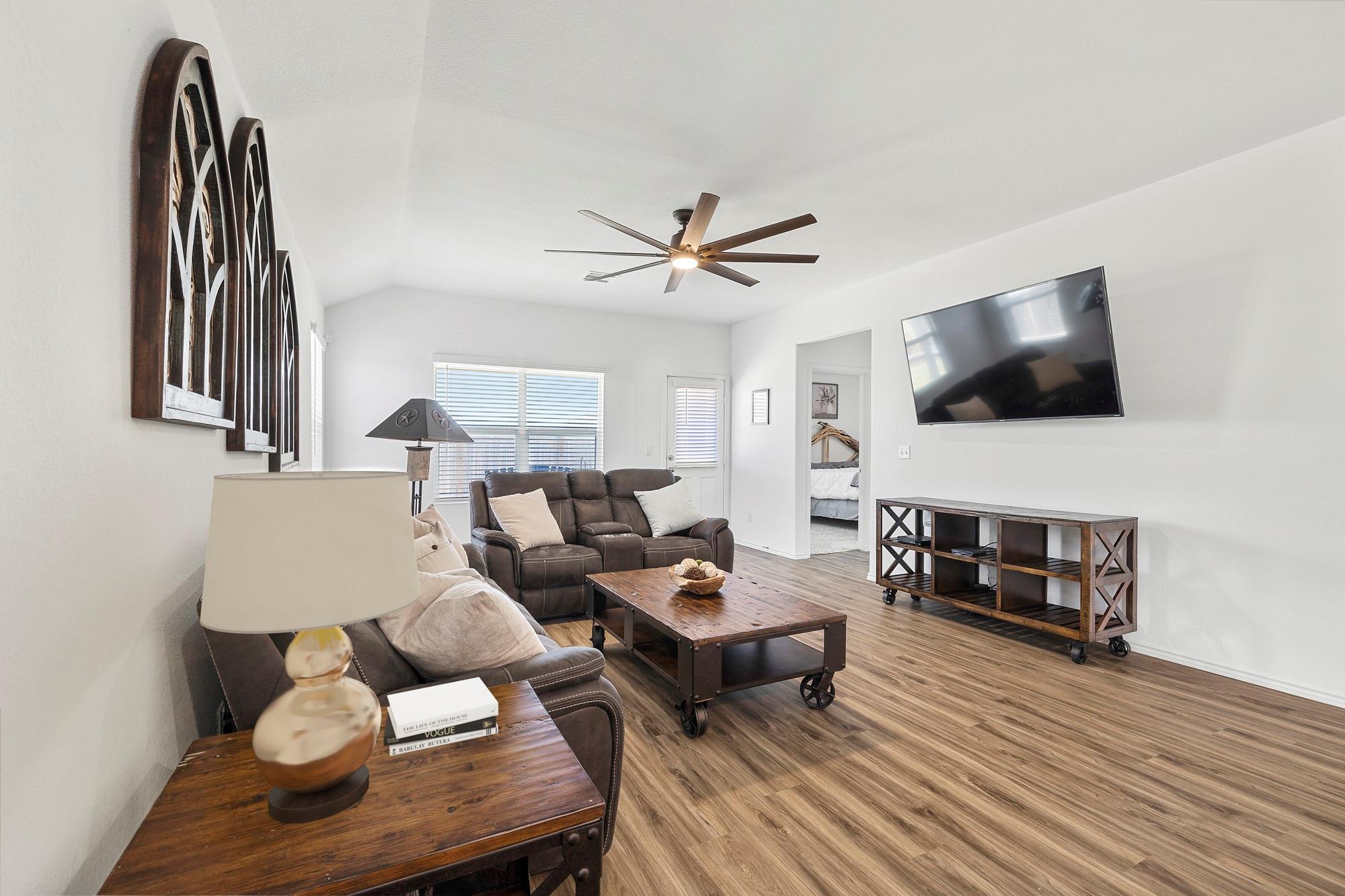 237 Escondido Cir, San Marcos, TX 78666