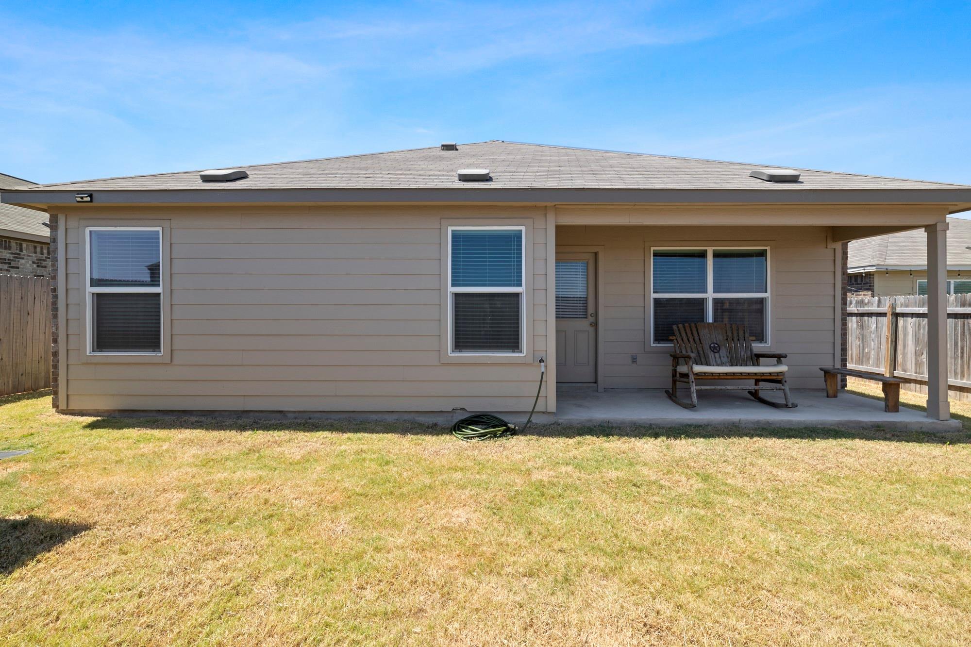 237 Escondido Cir, San Marcos, TX 78666