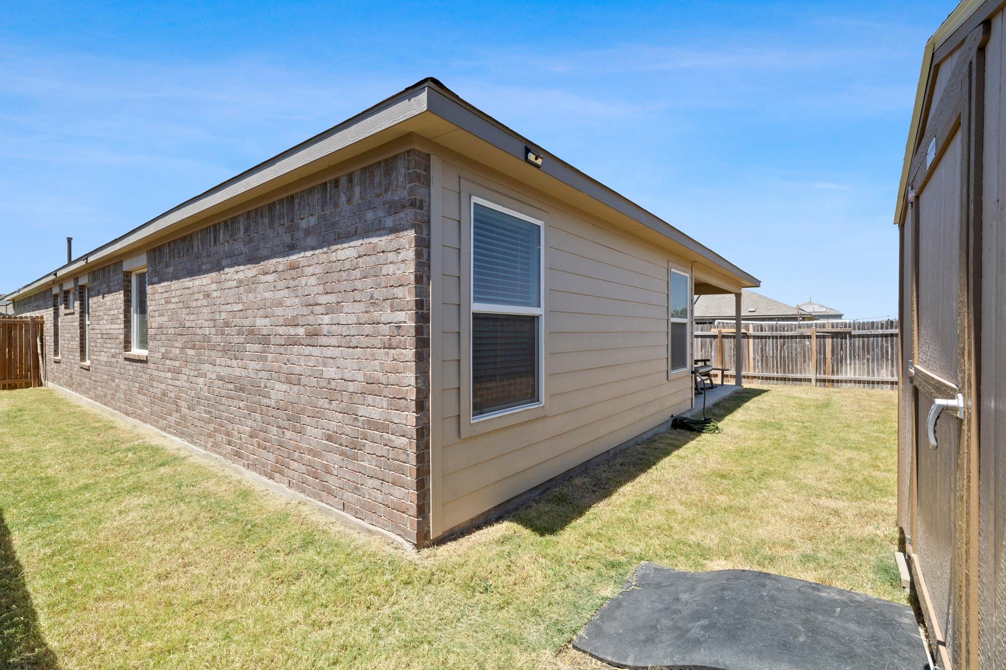 237 Escondido Cir, San Marcos, TX 78666