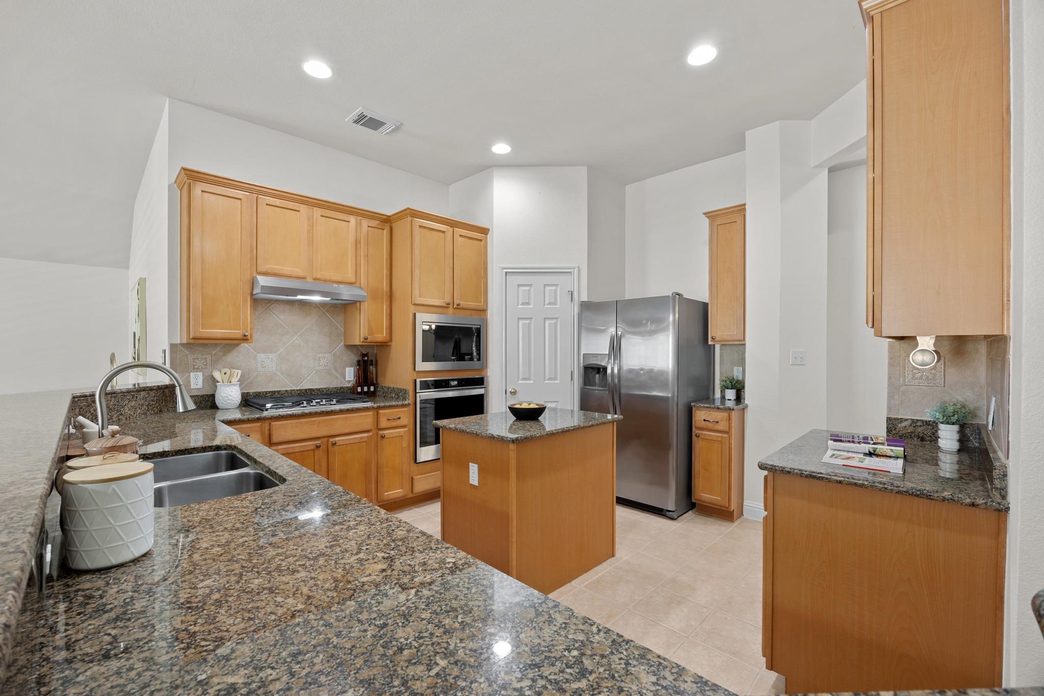 112 S Lynnwood Trl, Cedar Park, TX 78613