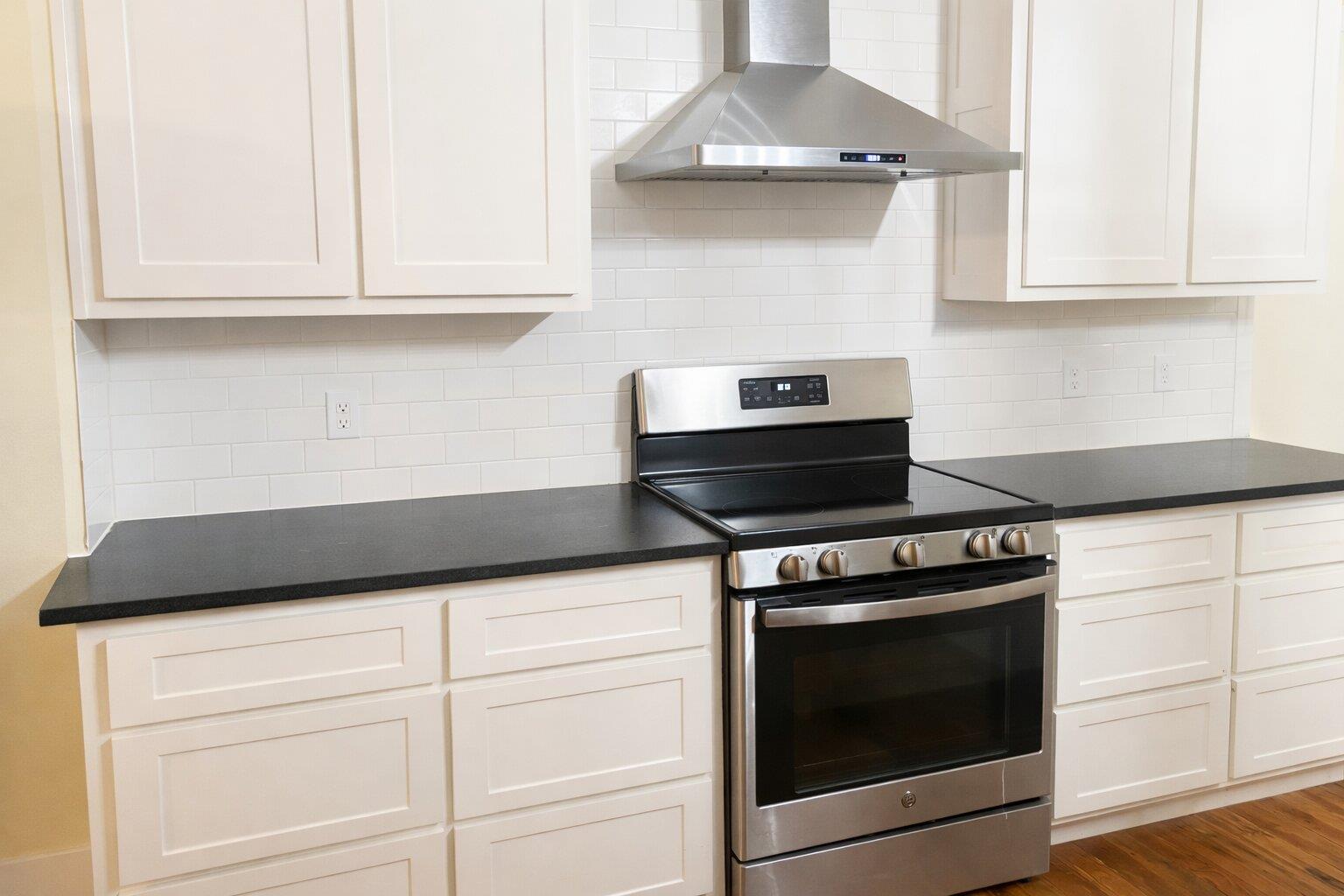 307 Burleson St, Smithville, TX 78957