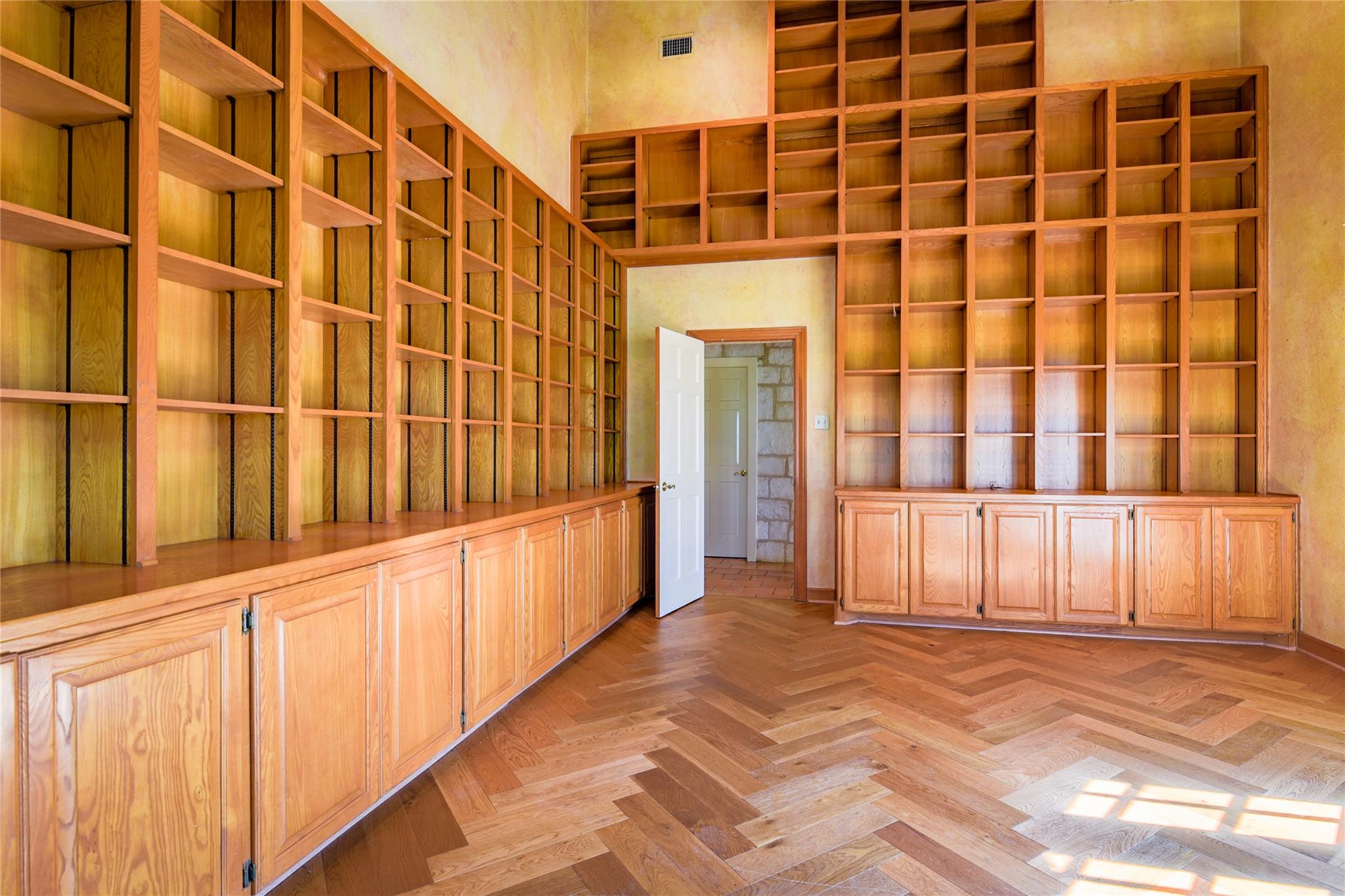 12350-65 N Hwy 16 Highway, Fredericksburg, TX 78624