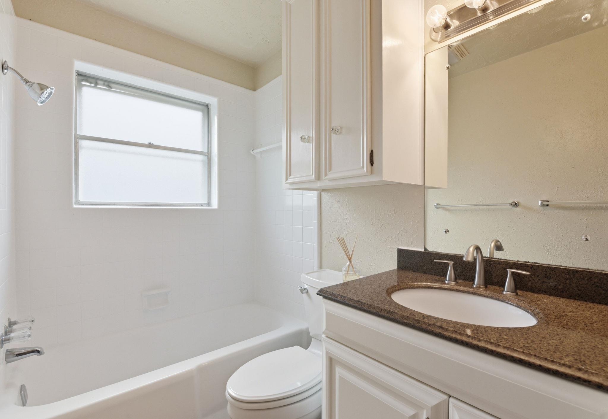 1500 Austin Ave, College Station, TX 77845