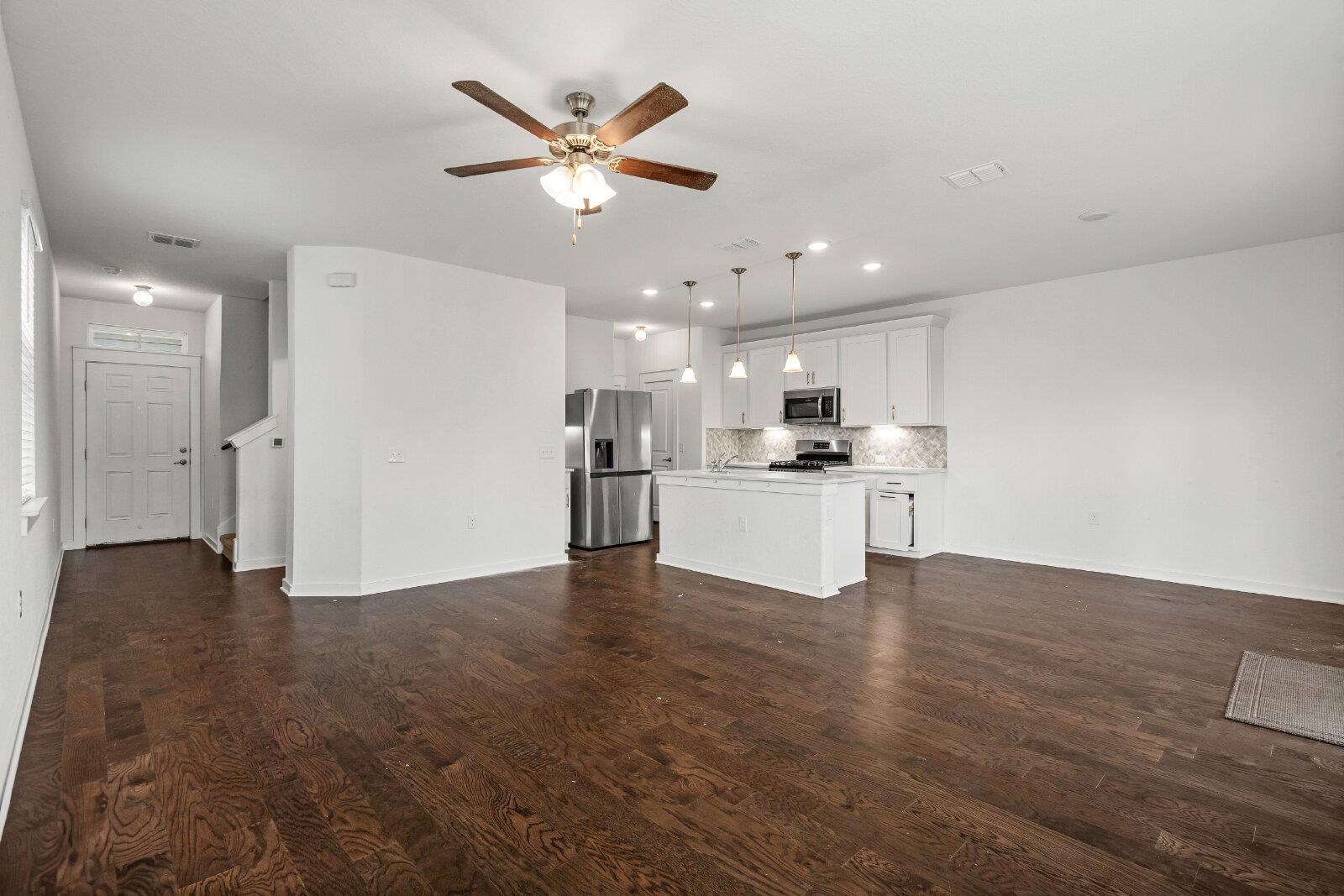 7200 Grenadine Bloom Bnd # B, Del Valle, TX 78617