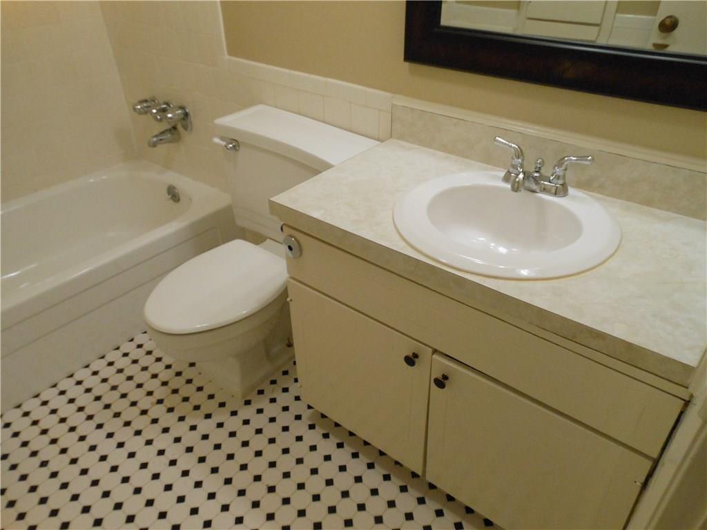 2516 Enfield Rd # 102, Austin, TX 78703