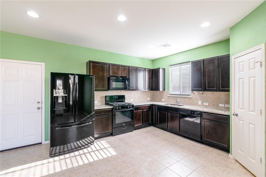 140 SUNDOWN Ave, Buda, TX 78610