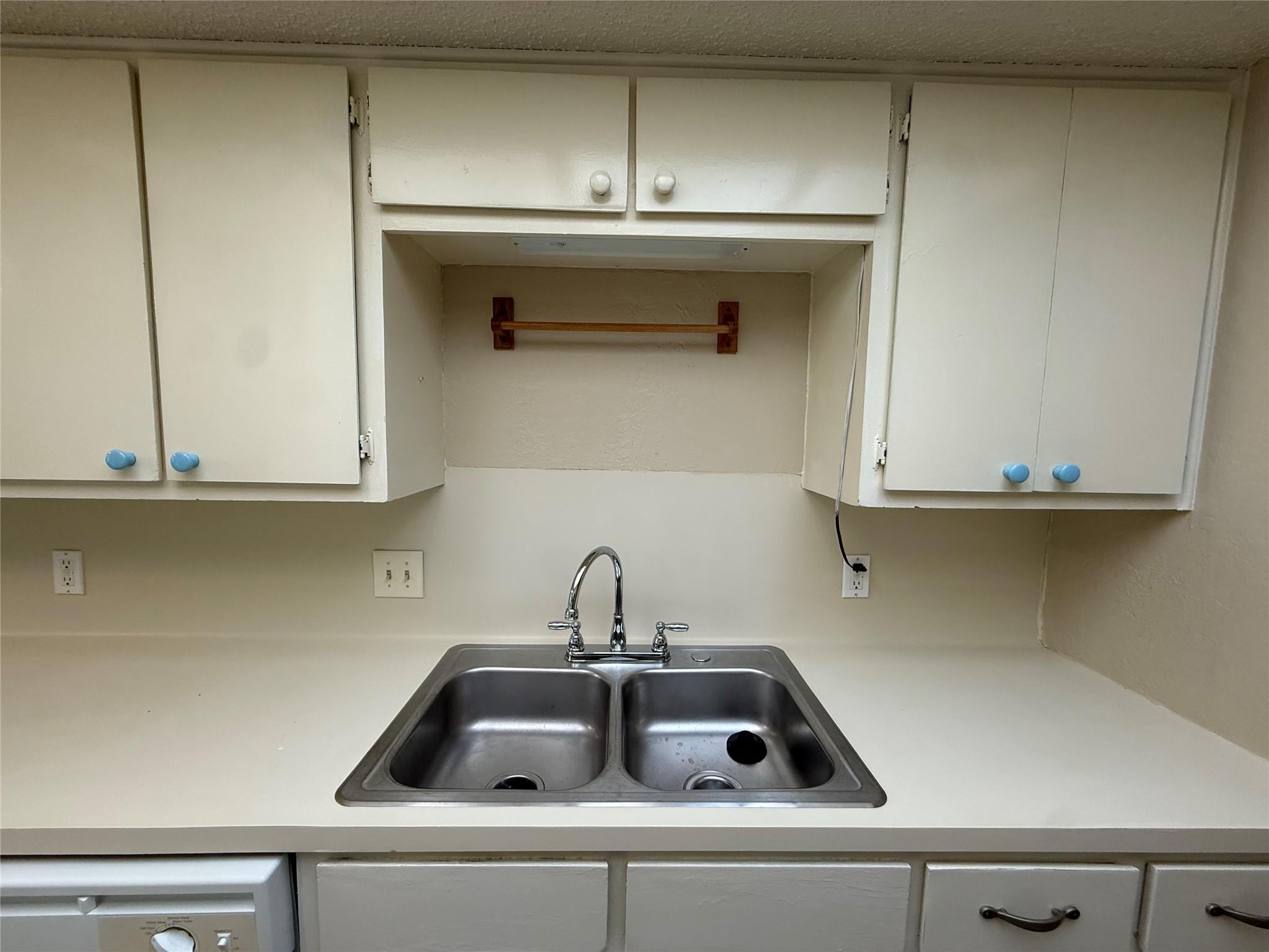 716 Ramble Ln # B, Austin, TX 78745