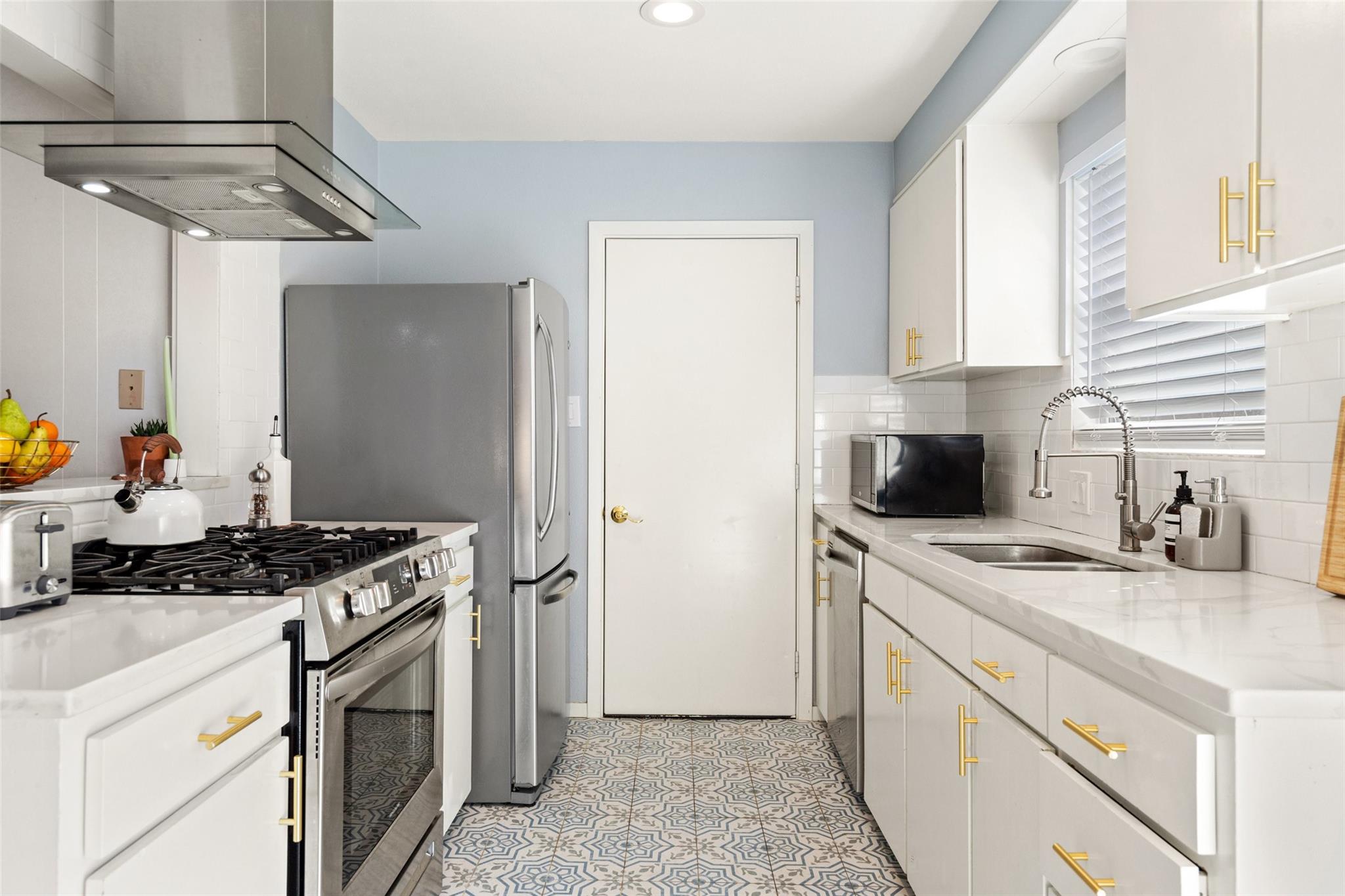 2105 Columbia Cv, Austin, TX 78723